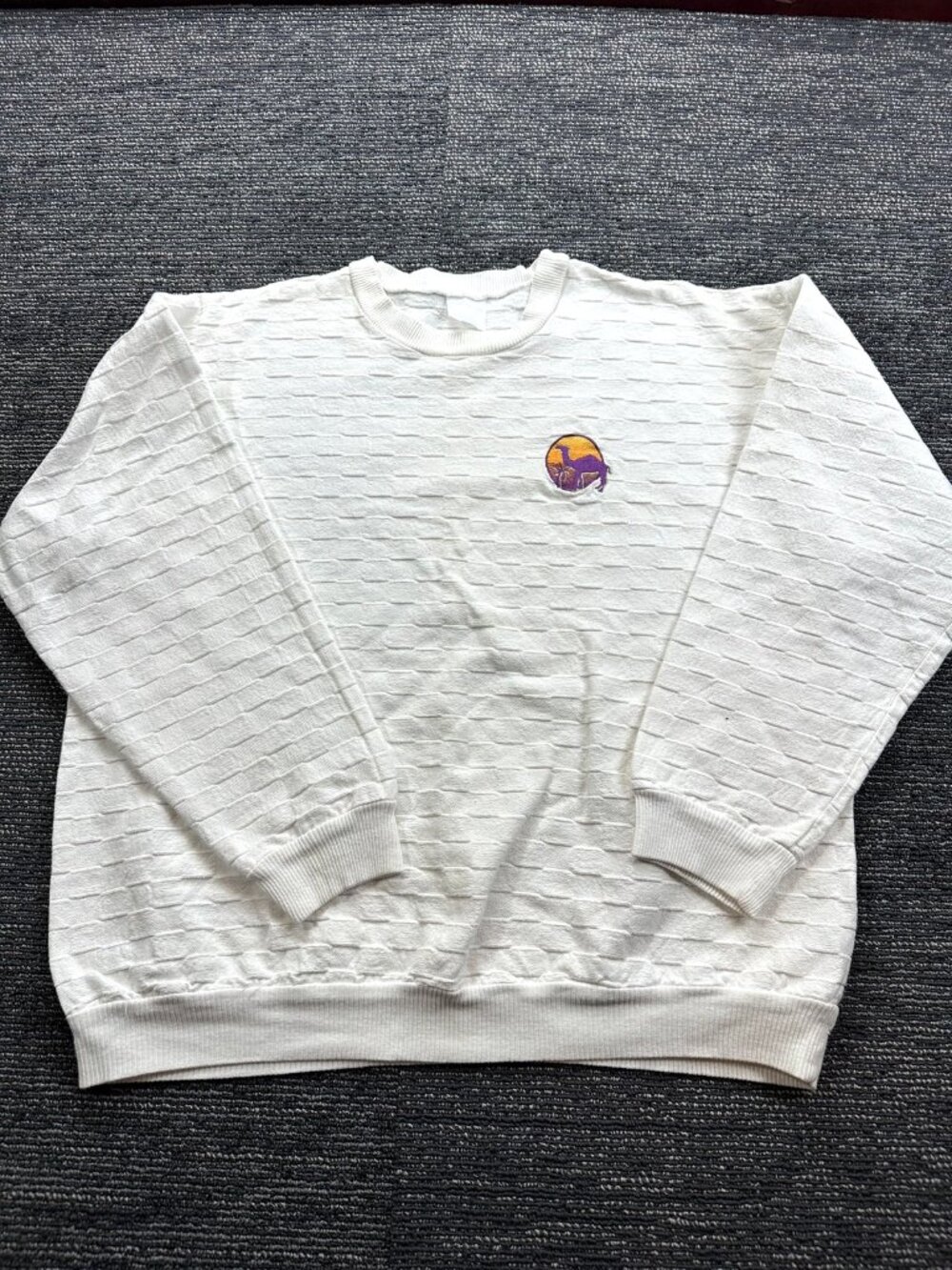 Vintage Camel Cigarette White Textured Crewneck Sweatshirt Embroidered Logo XL